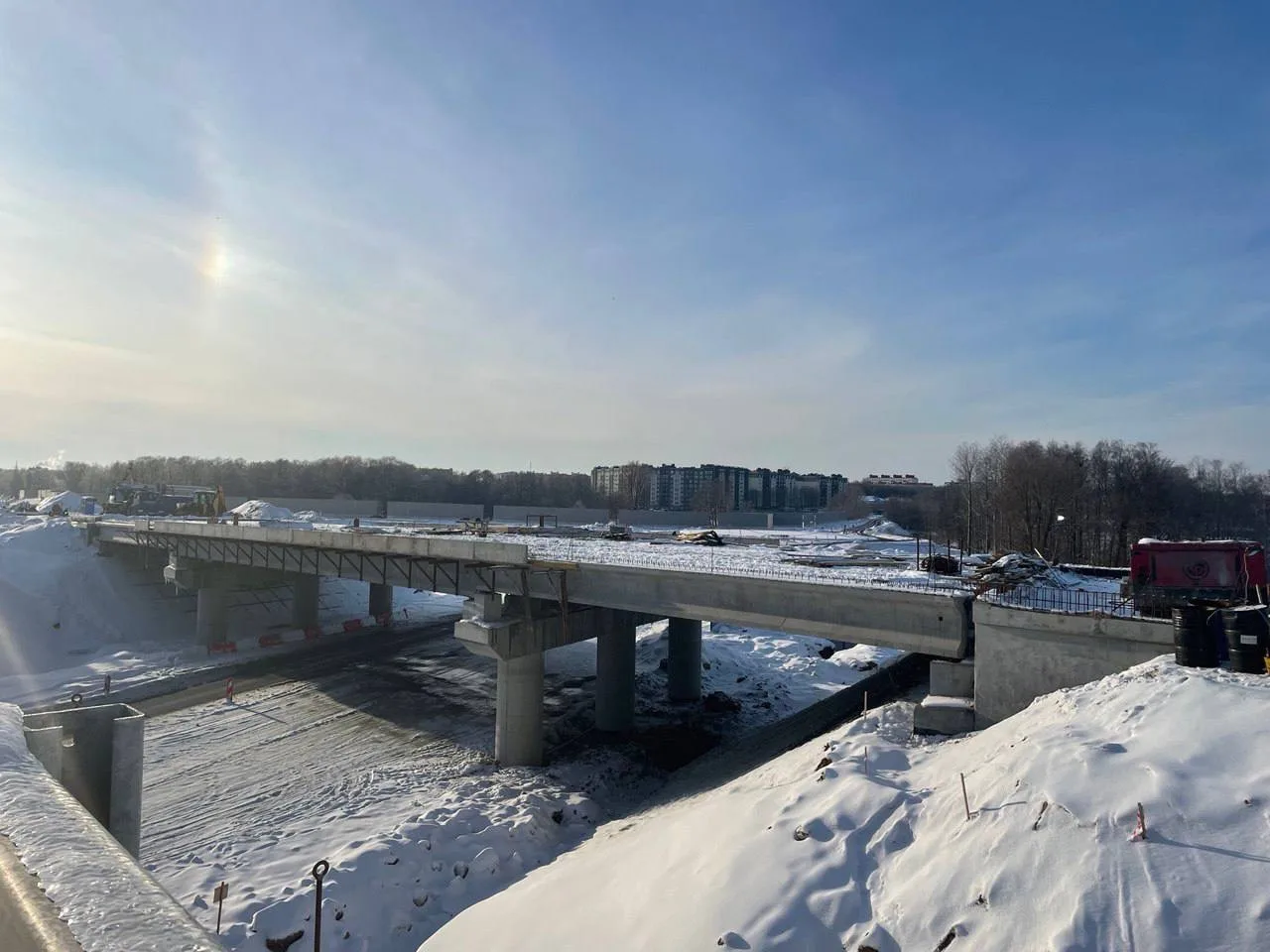 Шестиполосная дорога